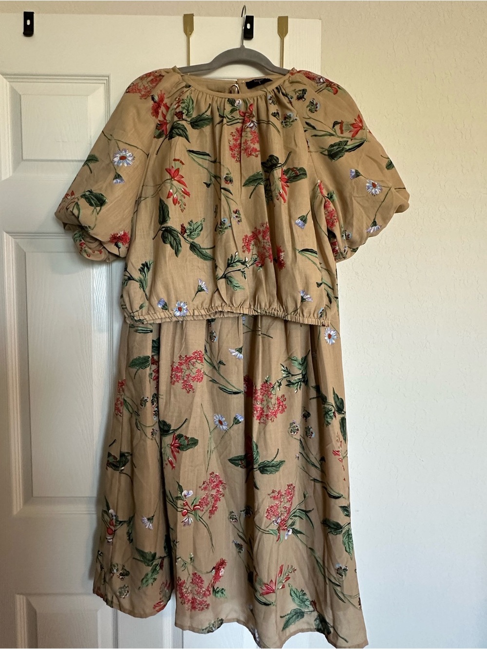 Tahari Tan Floral Midi Dress with Puff Sleeves